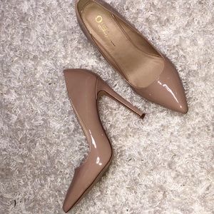 Nude / Blush Patent Leather Pumps